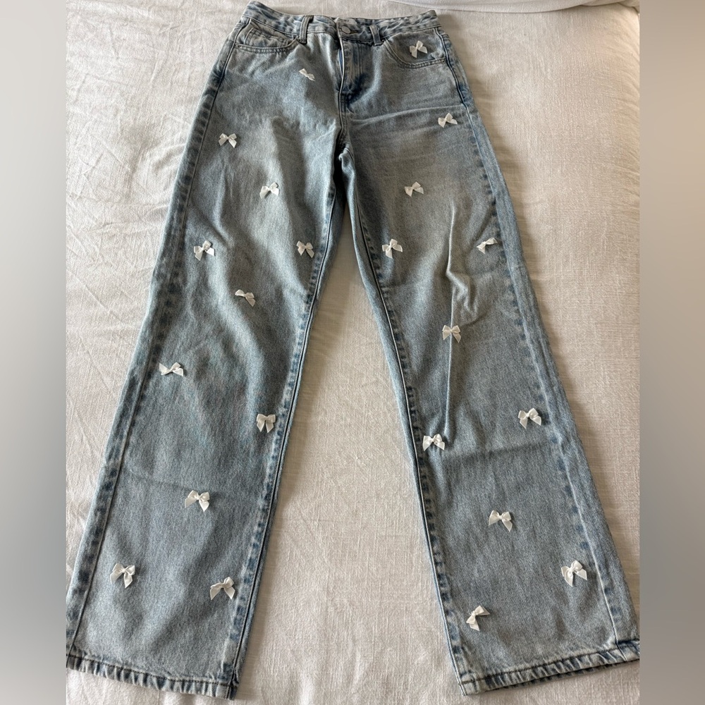 Forever 21 Straight Leg 90’s Jeans with White Bow Details